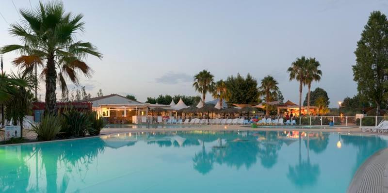 Camping Officiel Siblu Le Montourey Frejus Exterior photo